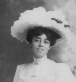 Elizabeth E Jackson